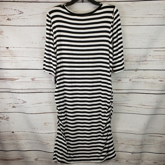 Flutter & Kick Appliqued Maternity Dress Large - Picture 2 of 7